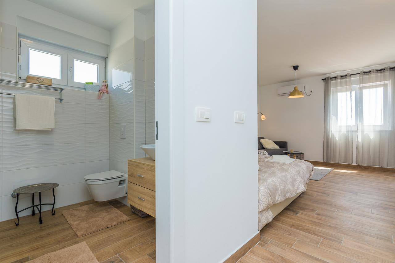 Apartments Marta 1 Zadar Ngoại thất bức ảnh